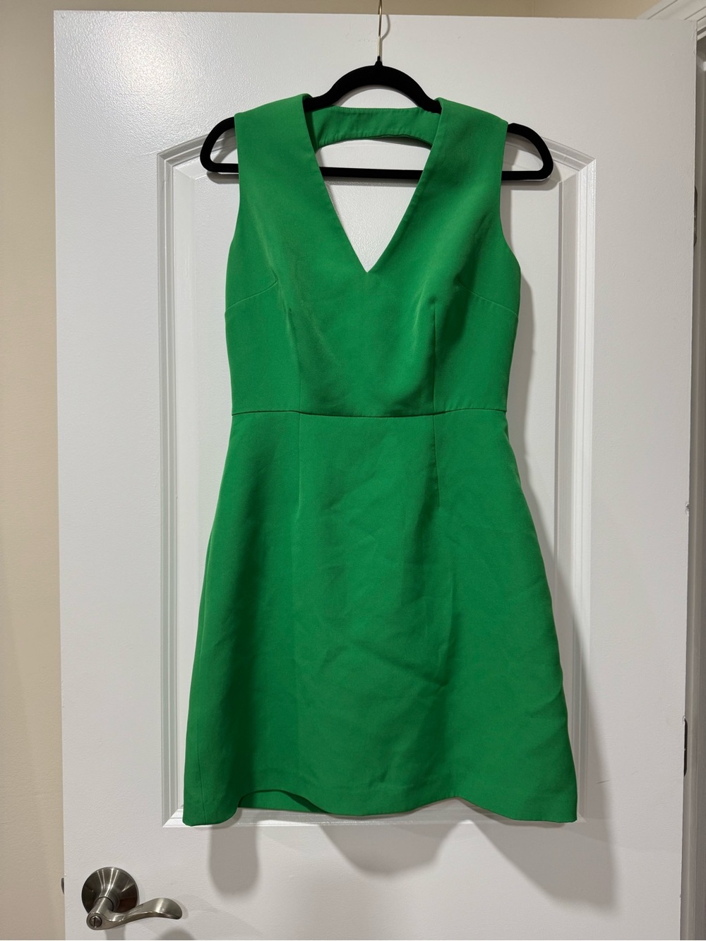 Milly Kelly Green V-Neck Sleeveless Mini Sheath Dress